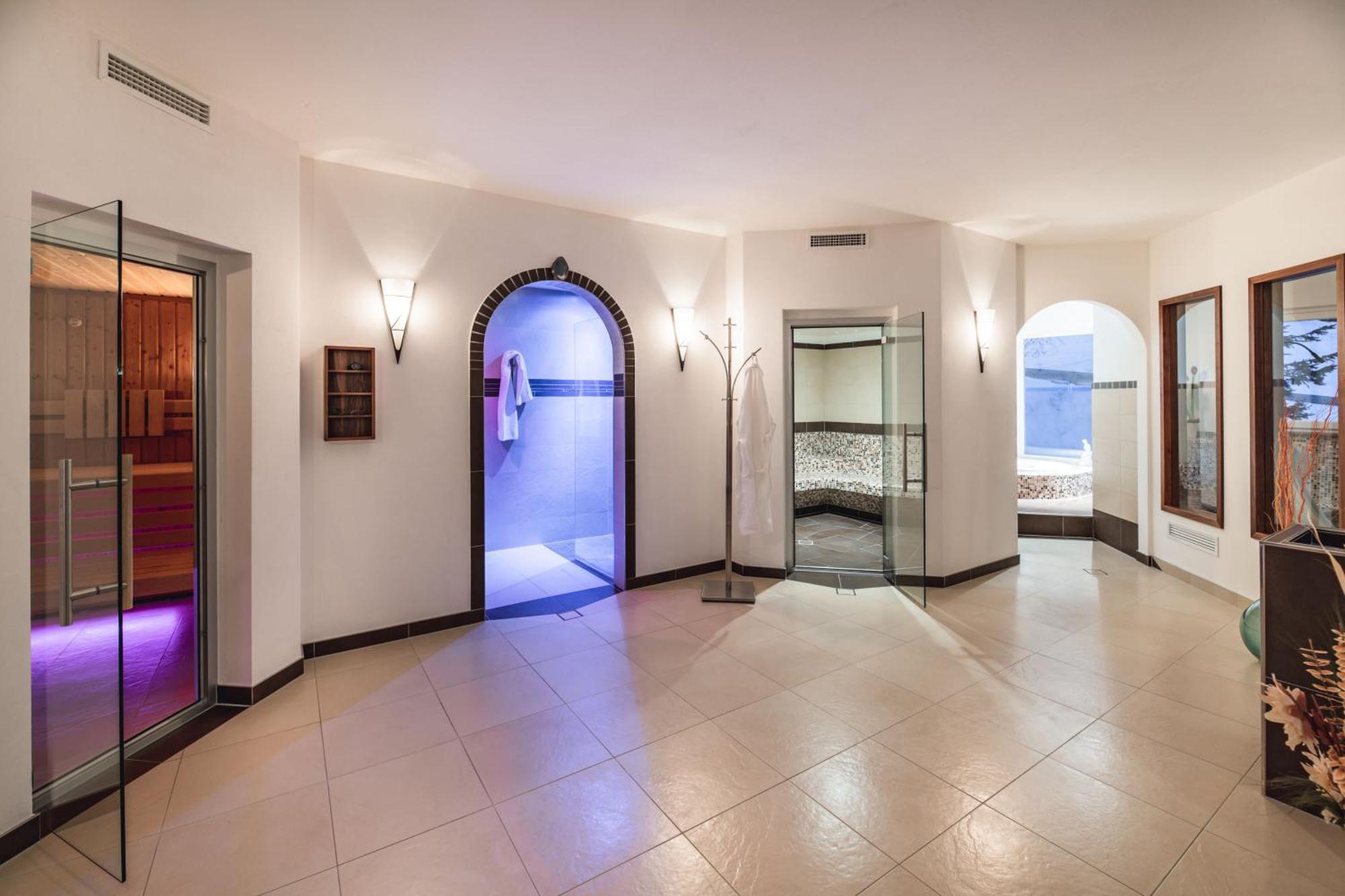 Hotel Daniel Apartments Selva di Val Gardena Esterno foto